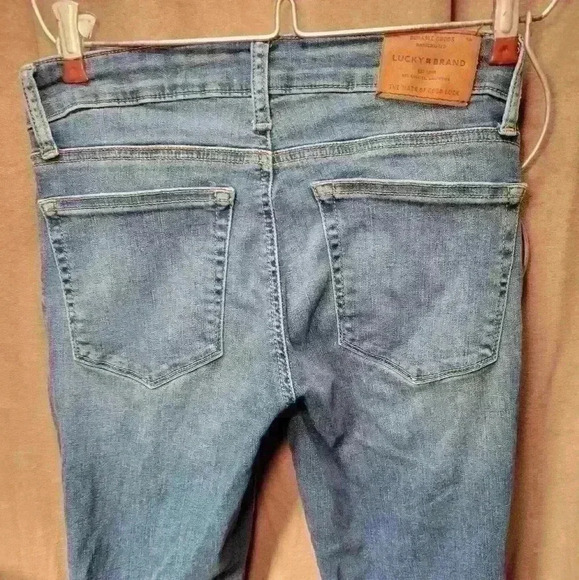 Lucky Brand sz 2x26 skinny jeans - Picture 2 of 4